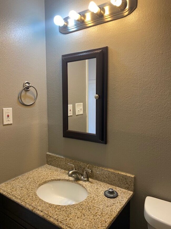 Building Photo - $1,225 For Lease-1 Bedroom-1 Bath Apt in T...