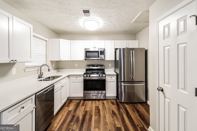Building Photo - 1455 Pebble Ridge Ln