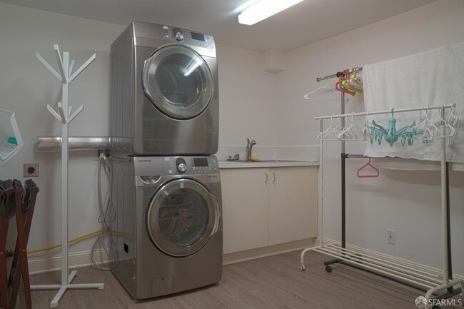 Building Photo - 2505 Divisadero St