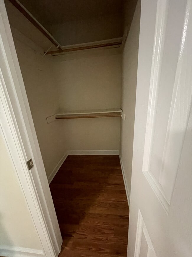 Building Photo - 5001 Paces Ferry Dr