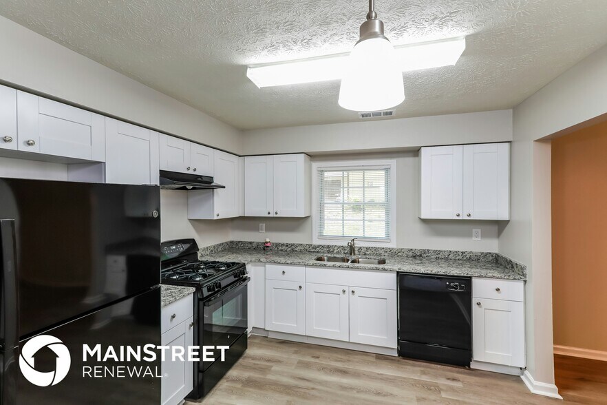 Building Photo - 6843 Timbers E Dr