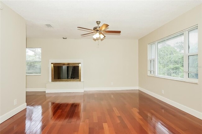 Building Photo - 38 Woodlake Dr