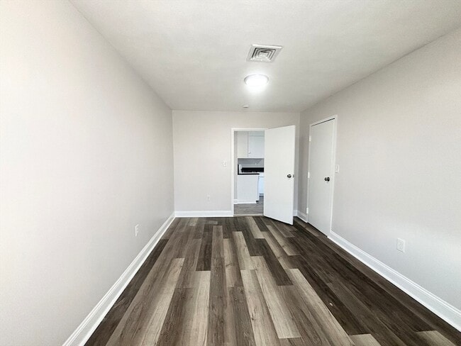 Building Photo - 94 Eastern Ave