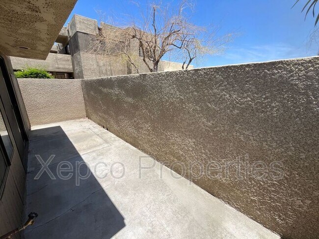 Building Photo - 479 Bradshaw E Ln