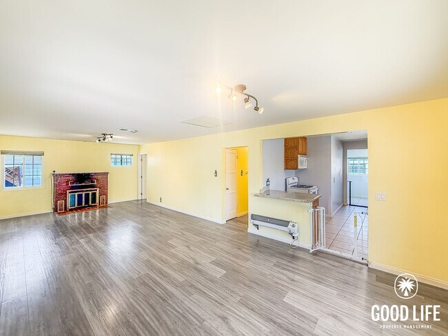 Building Photo - SD: Cozy 2BD/2BA Home in Ramona with Front Patio, Included Landscaping & A/C