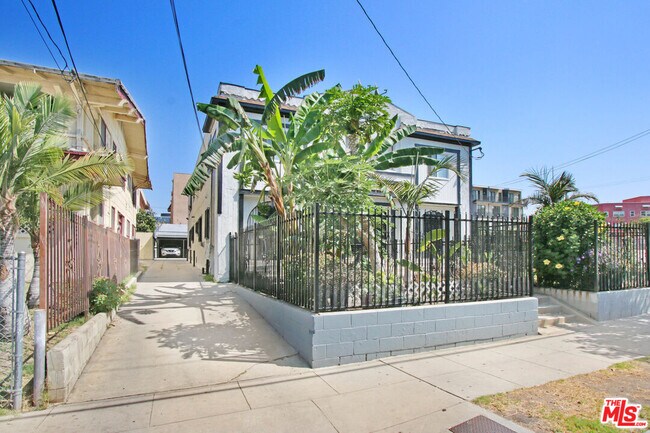 Building Photo - 2625 San Marino St