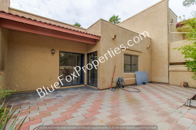 Building Photo - 8421 E Corinthian Dr
