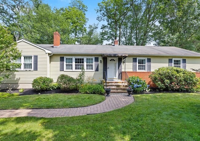 Building Photo - 3847 Quakerbridge Rd