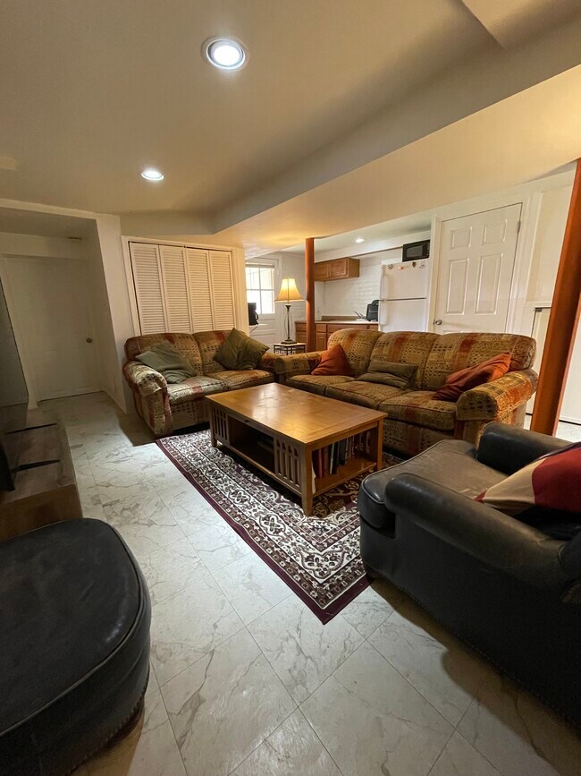 Building Photo - 1145 Morse St NE