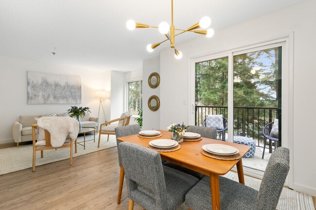Building Photo - Newly updated, quiet condo in GREAT locati...