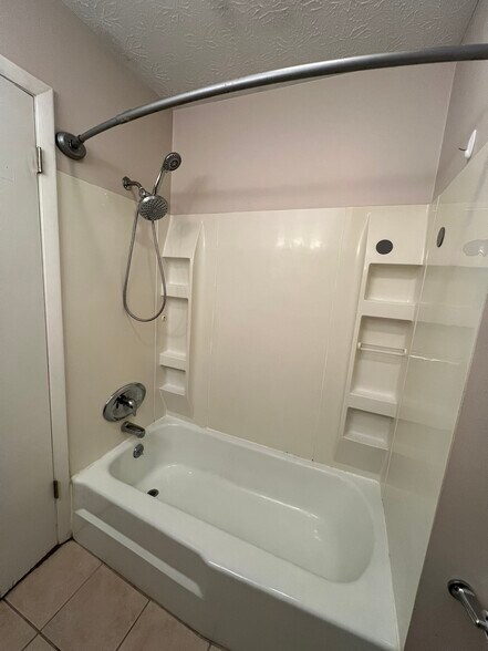 Building Photo - 157 Hickory Ln