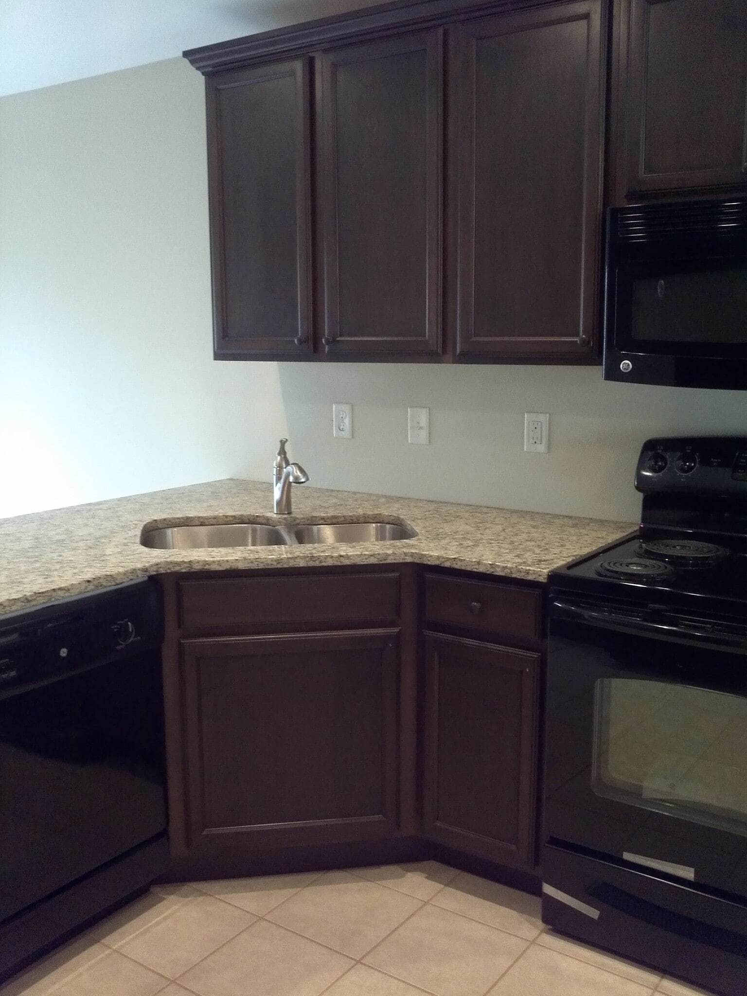 Building Photo - 9010 Holmes Ln