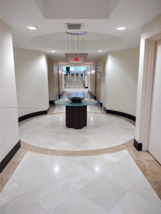 Building Photo - 7600 Collins Ave