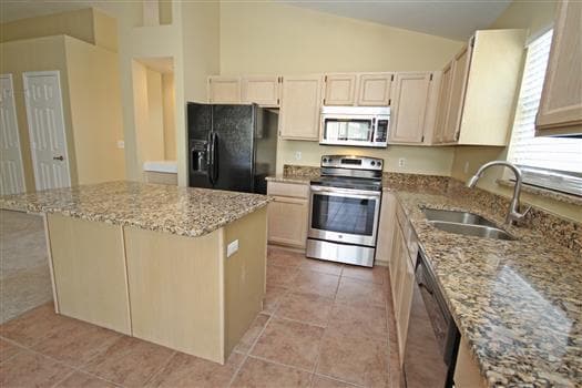 Building Photo - 1001 Black Willow Dr