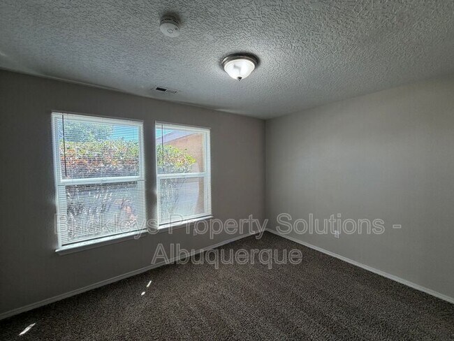 Building Photo - 8035 Sierra Altos Pl NW