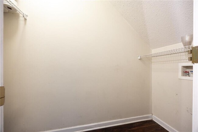 Building Photo - 134 Riverstone Commons Cir