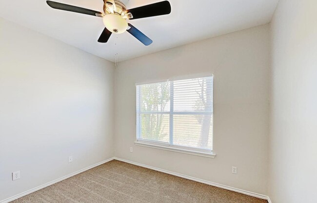 Building Photo - AVAILABLE NOW