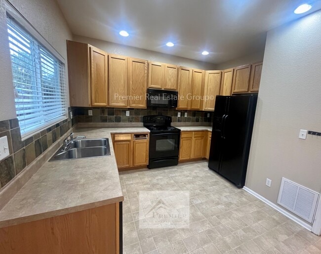 Building Photo - 1622 Woodpark Dr