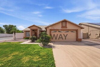 Building Photo - 819 E Cindy St