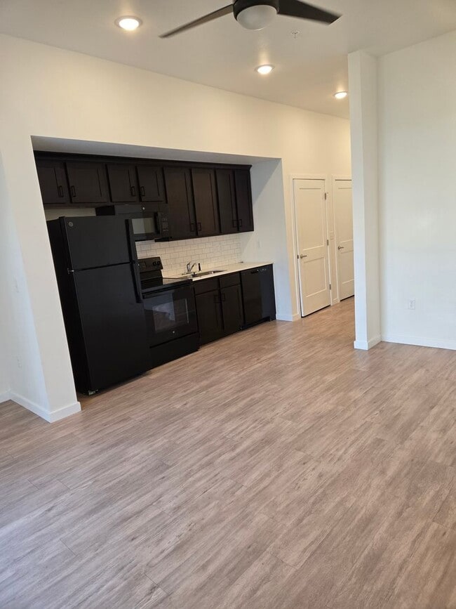 Building Photo - Spirit of St. Louis