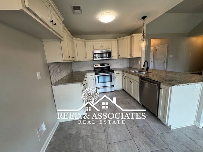 Building Photo - Spacious Olive Branch Home