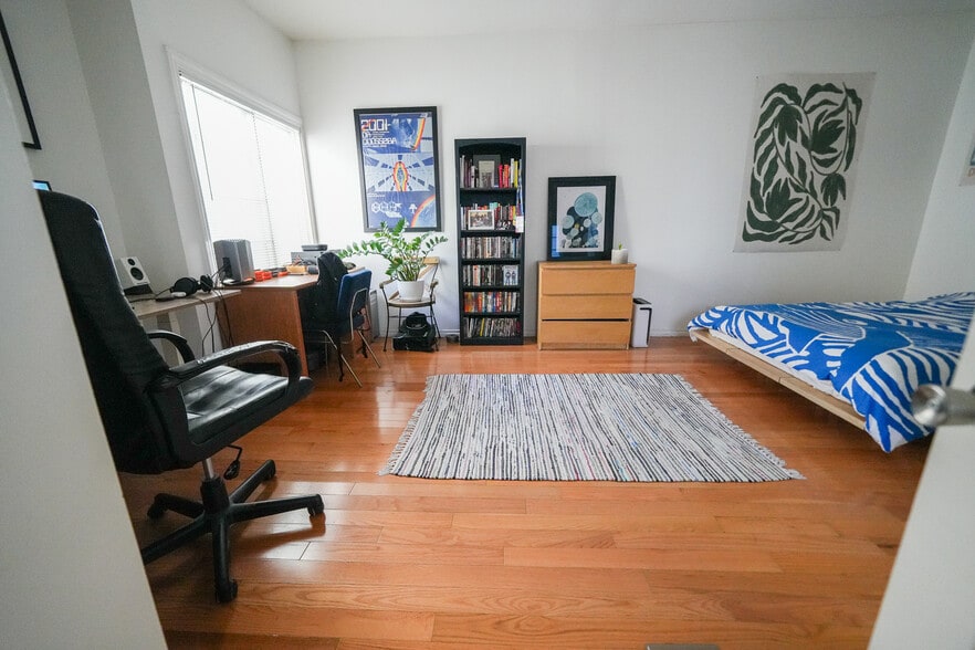 Bedroom - 1631 Morton Ave