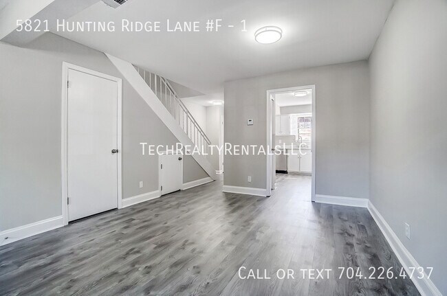 Building Photo - 5821 Hunting Ridge Ln
