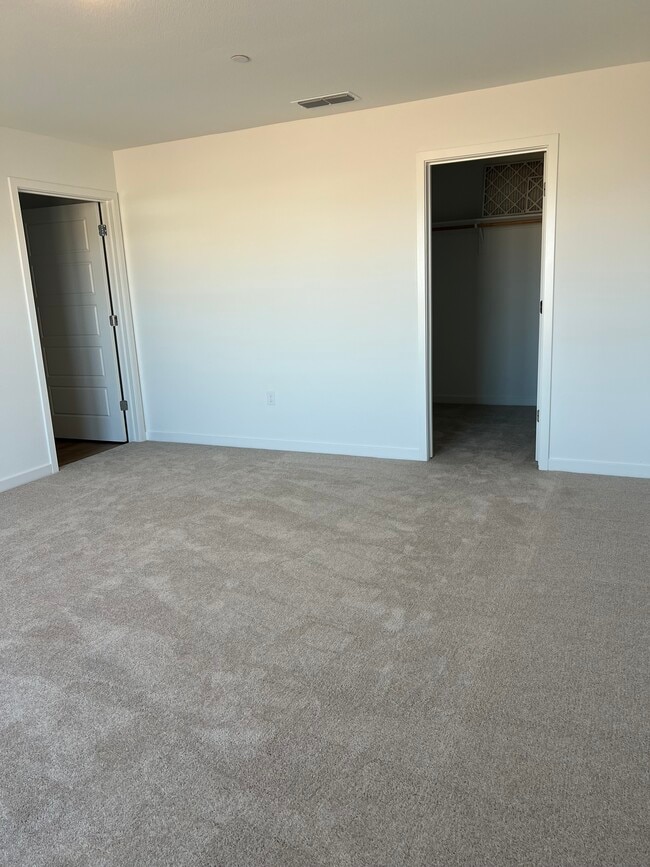 Building Photo - CALIFORNIA-4438