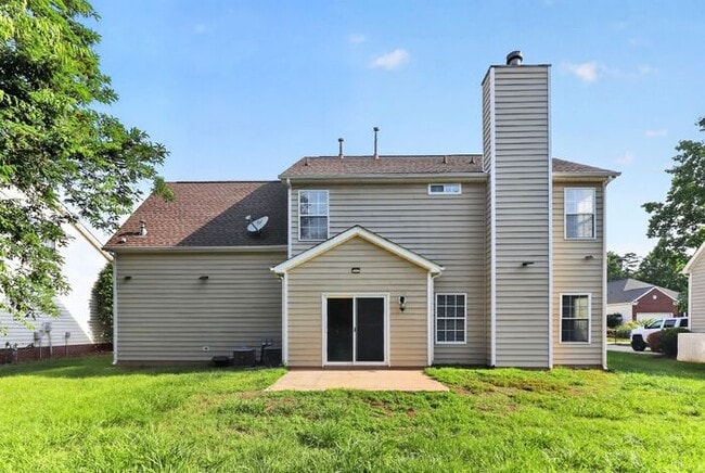 Building Photo - Recently Updated 4BD/2.5BA Home in Melbourne Community of Huntersville!