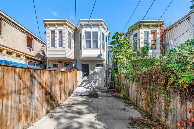Building Photo - 1936 Druid Hill Ave