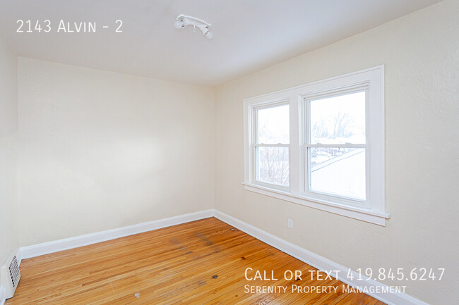 Building Photo - ?? Snag This Lucky Apartment Before the Le...