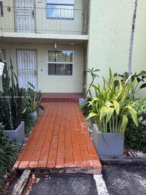 Building Photo - 520 NE 38th St