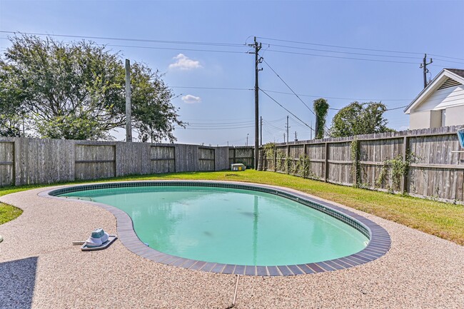 Building Photo - 4014 Ivywood Dr