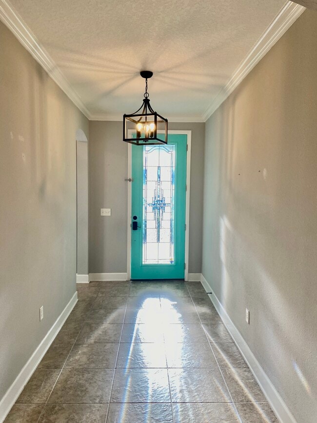 Building Photo - 30 Paradise Valley Dr