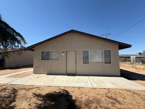 Building Photo - 3711