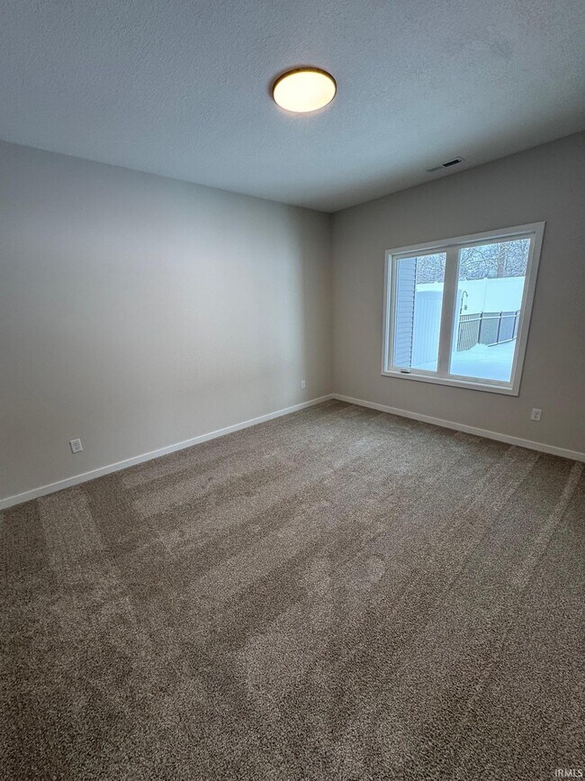 Building Photo - 1072 Emilee Ct