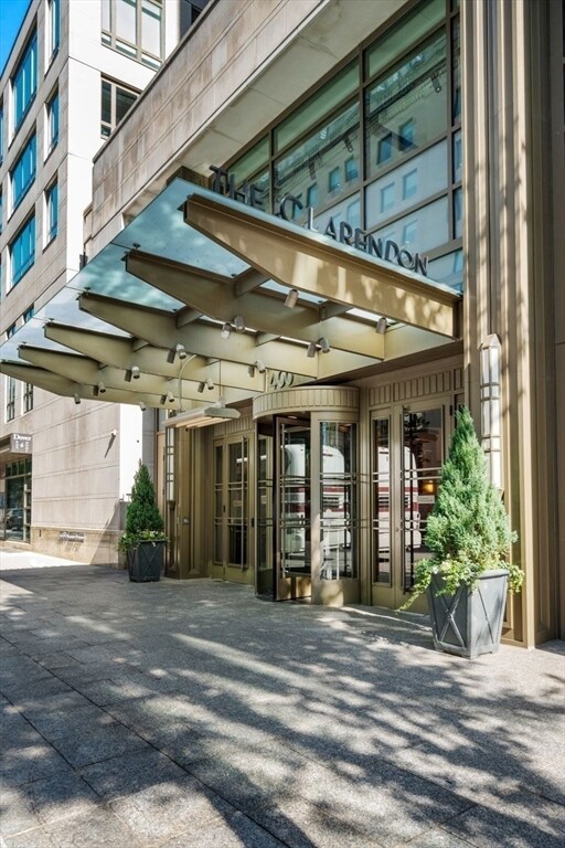 Building Photo - 400 Stuart St