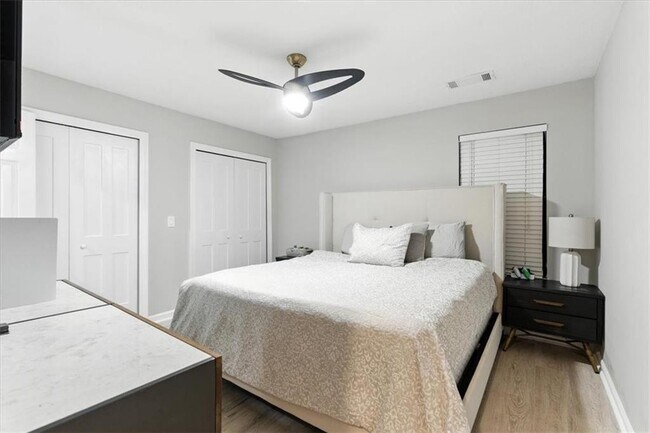 Building Photo - 1524 Springleaf Cir SE