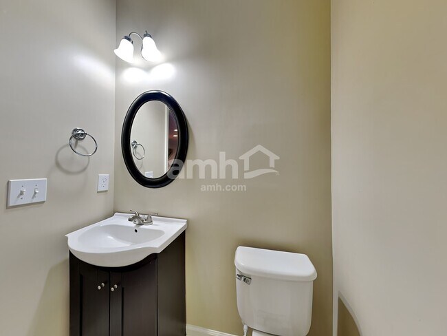 Building Photo - 298 Scarlett Ln