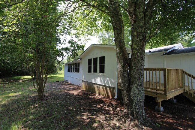 Building Photo - 3915 Foster Dr