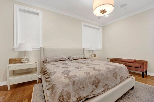 Building Photo - 103 W Chestnut St