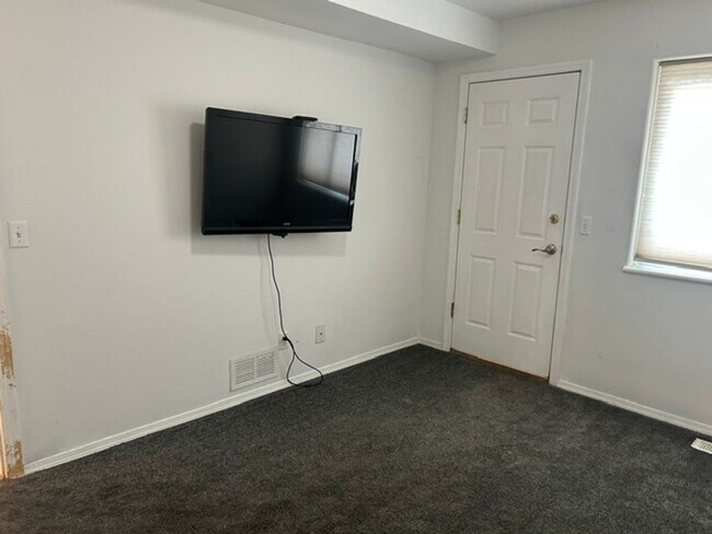 Building Photo - 12057 Regency Dr