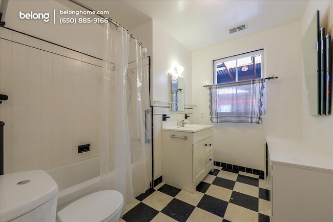 Building Photo - 420 9th Ave