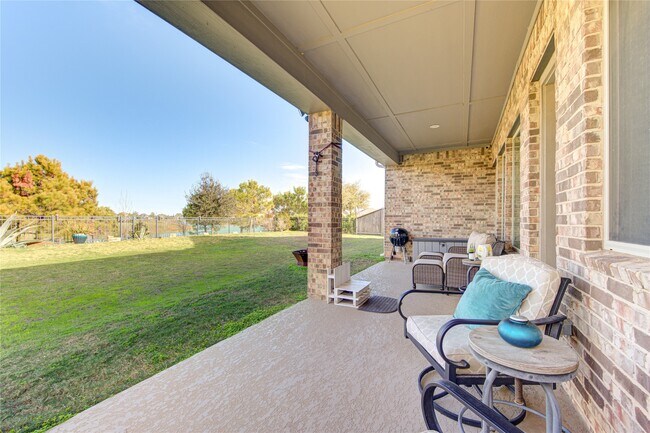Building Photo - 2403 Juniper Bnd