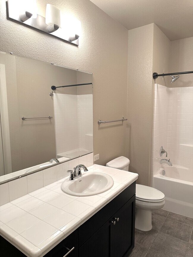 Building Photo - Downtown Boise Condo Living