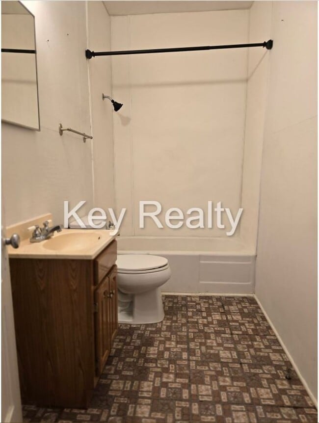 Building Photo - 2307 1/2 A Elliott St. - Alexandria - Upstairs apartment