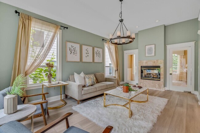 Building Photo - Stunning, spacious 4-bdrm/4-bath in Tigard. Fireplace, massive decks, next to nature