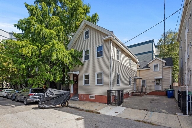 Building Photo - 426 Norfolk St