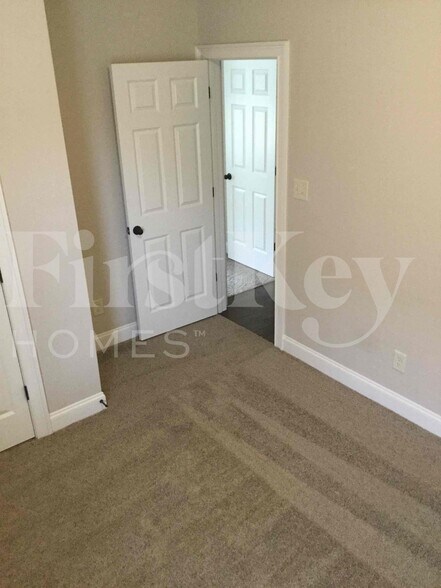 Building Photo - 54 Village Pass