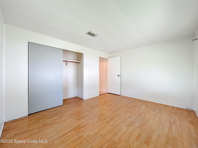 Building Photo - 568 Jennifer Cir